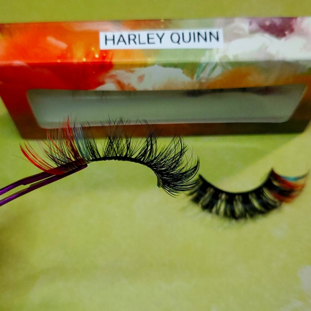 Lashes - Picture 2 of 2